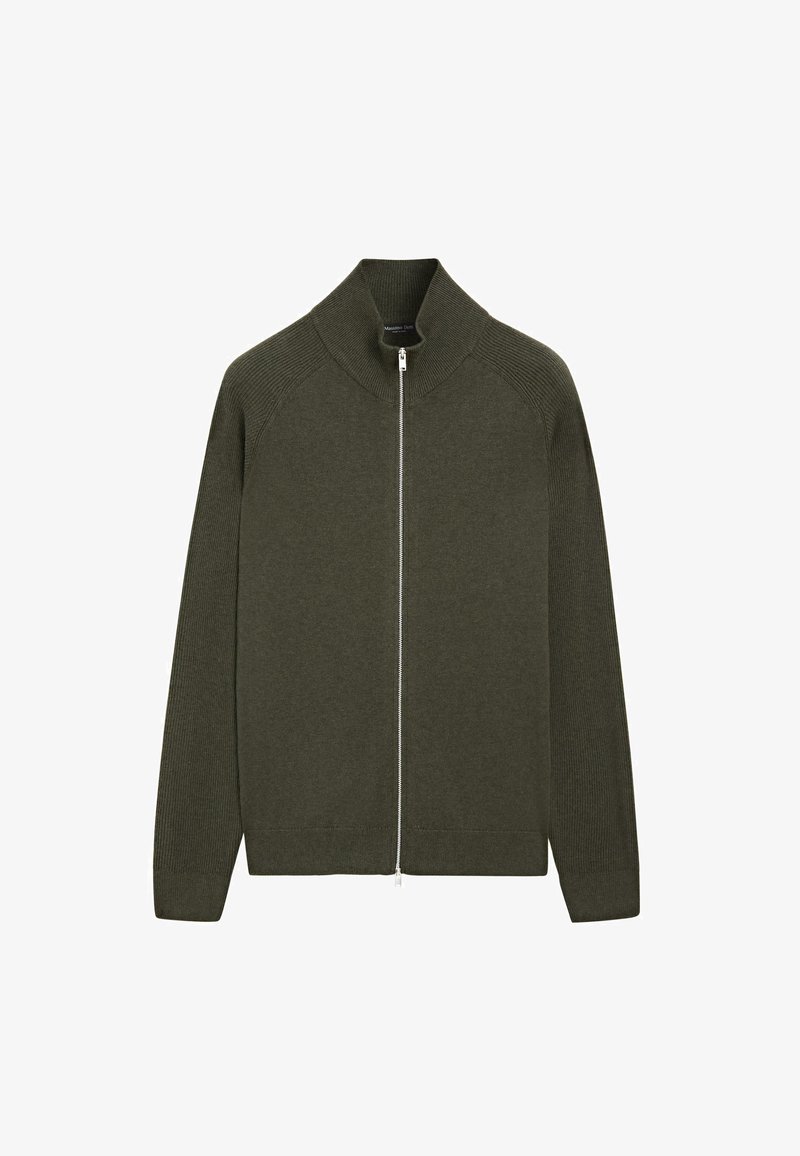 Olivgrüner Reißverschluss-Pullover mit geripptem Kragen und Bündchen, weicher Textur, minimalistischem Design, geradem Schnitt, silbernem Reißverschlussdetail, ohne Taschen.