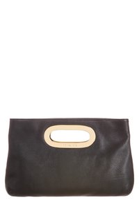 Pochette en cuir noir avec découpe ovale du manche doré centrée en haut.