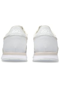 ASICS SportStyle TIGER RUNNER II - Sportcipő - cream/mineral beige