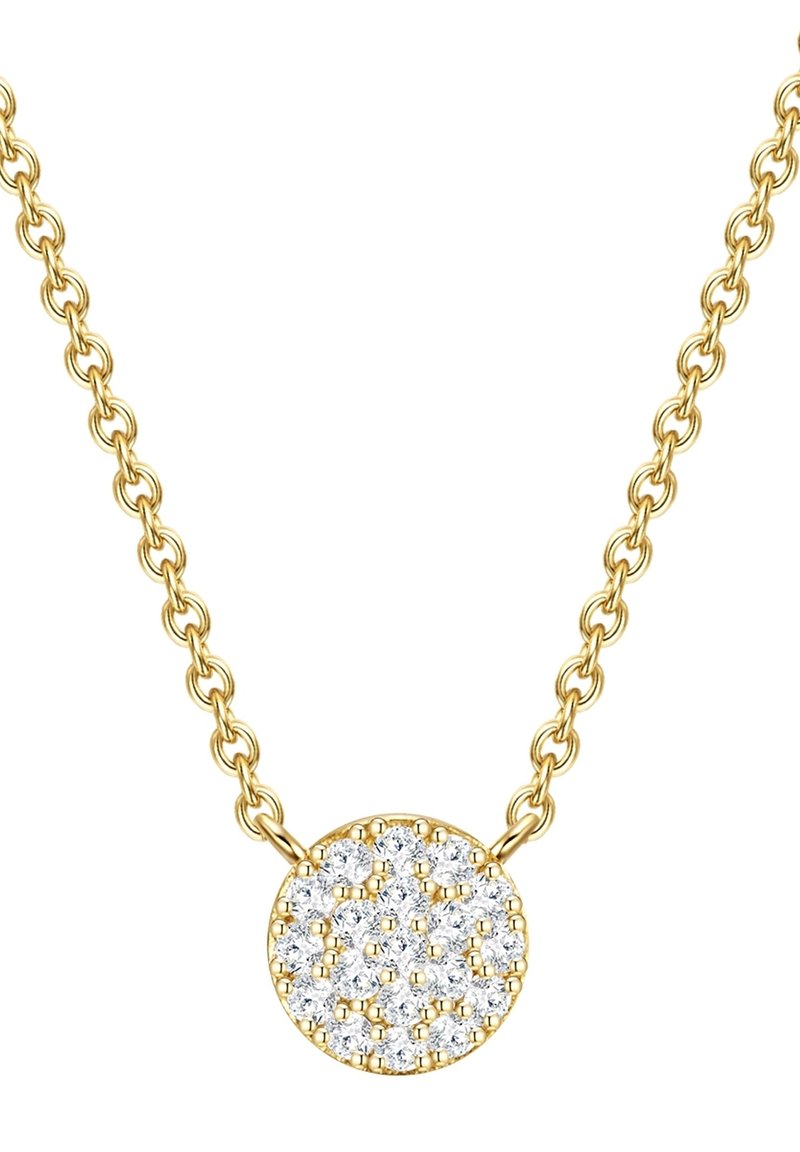 Collier en chaîne dorée avec un pendentif rond orné de plusieurs petites pierres brillantes, reflétant la lumière avec un design circulaire lisse.