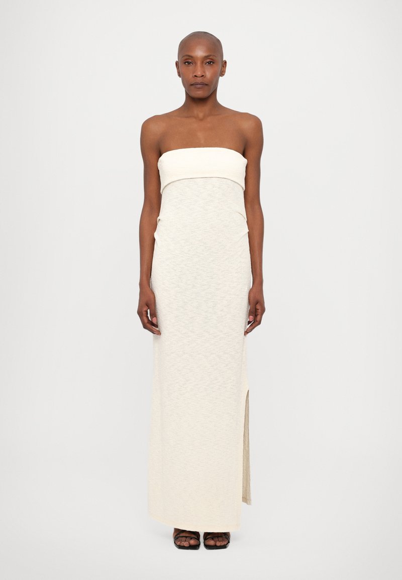 CLOSED - BANDEAU DRESS - Strikket kjole - off white, Forstørre