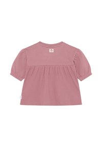 Rosa Kurzarmoberteil mit Rundhalsausschnitt, gerafftem Rücken und gerafften Ärmeln. Glatte Textur mit gerippten Akzenten.