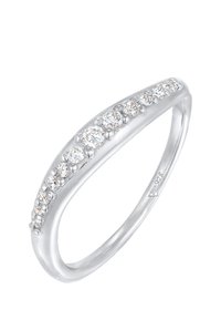 Sterling sølv ring med et elegant buet design, der har flere klare rundslibede sten sat langs den ene side, hvilket tilføjer glans og detaljer.