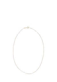 Guld, sølv og rosaguld lagdelt halskæde med delikate kædeled og lås med hummertang. Letvægts og minimalistisk design.