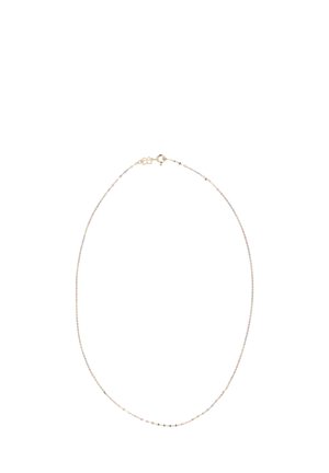 Halsband i guld, silver och roséguld med lager av fina kedjelänkar och en karbinhake-stängning. Lättviktig och minimalistisk design.