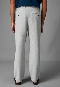 Next TEXTURED-REGULAR FIT - Chino - light grey