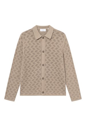 Beige strikket cardigan med krave, med et geometrisk hulmønster og fem knapper fortil, lange ærmer.