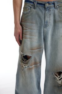 FAVELA KNEE DISTRESSED - Traperice opuštenog kroja - light blue dod black washed