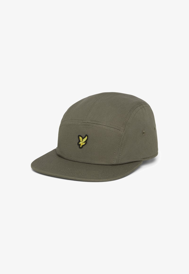 Casquette cinq panneaux vert olive avec un petit logo oiseau jaune brodé sur le panneau avant, sur fond blanc.