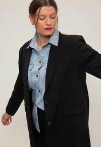 Studio Untold Cappotto corto - black