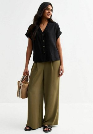 PLEATED FRONT WIDE LEG - Broek - khaki