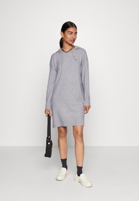 Vero Moda Petite VMDOFFY HOOD DRESS  - Vestido de dia -  grey/ melange