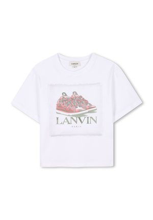 Witte katoenen T-shirt met een grafische print van kleurrijke sneakers en de tekst "LANVIN PARIS" eronder, omgeven door een rafelige rand rond de print.