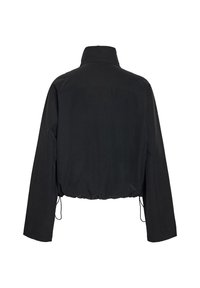 Juodas ilgarankovė striukė su aukštu apykakliu ir reguliuojamomis raištelėmis apačioje, rodoma iš nugaros ant balto fono.