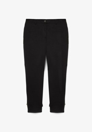 Schwarze Hose mit geradem Schnitt, aus einem glatten Stoff gefertigt. Verfügt über einen Knopfverschluss und verstellbare Säume mit silberfarbenen Hardware-Details.