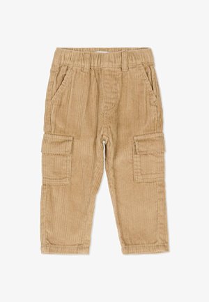 Spodnie sztruksowe w jasnobrązowym kolorze z teksturowanym żebrowanym wzorem. Posiadają elastyczny pasek w talii oraz dwie boczne kieszenie z kieszeniami typu cargo na udach.