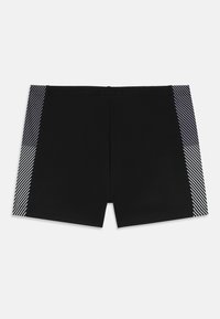 Shorts de bain noirs au design épuré, avec des accents rayés en argent et bleu sur les côtés. Fabriqués en matériau extensible et à séchage rapide.