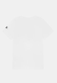 Nike Sportswear FUTURA EVERGREEN TEE UNISEX - T-shirt estampada - white/university red