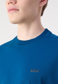BOSS TEE - T-shirt basic - open blue