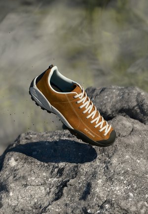 MOJITO UNISEX - Trekingové boty - burnt