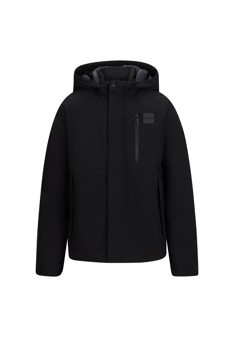 Schwarze Steppjacke mit Kapuze, ausgestattet mit einer Reißverschlusstasche oben links, zwei Seitentaschen und einem verstärkten Kragen. Glatte Textur.