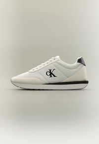 Неизбран, bright white/black