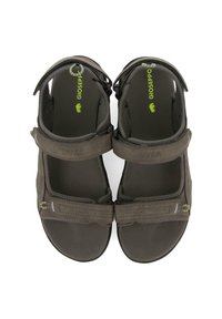 Sandalias de color verde oliva oscuro con correas ajustables, plantilla texturizada y detalles de diseño perforados. Estilo ligero y casual, adecuado para uso al aire libre.