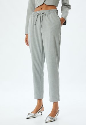 CARROT CUT  - Trousers - grey