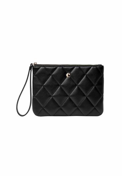 Clutch nera in pelle con motivo a diamante trapuntato, chiusura con zip e tracolla rimovibile. Presenta un piccolo dettaglio in hardware dorato.