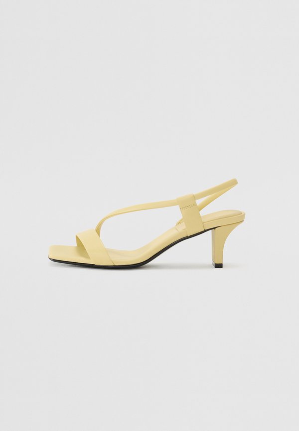 Classic heels - parsnip