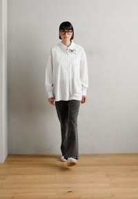 Scotch & Soda GIRLFRIEND SHIRT - Camicia - bright white/faded denim