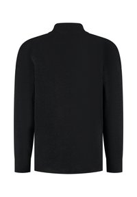 Zwarte gebreide trui met een hoge kraag, voorzien van een ribbeltextuur en lange mouwen. De achterkant heeft een eenvoudig, naadloos ontwerp.