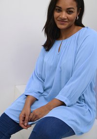 Kaffe Curve KCAMI - Bluza - ultramarine
