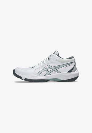Bielo-sivá športová obuv ASICS Gel-Task so šnúrkami, sieťovinovým a syntetickým zvrškom a textúrovanou podrážkou na použitie v interiérových halách.