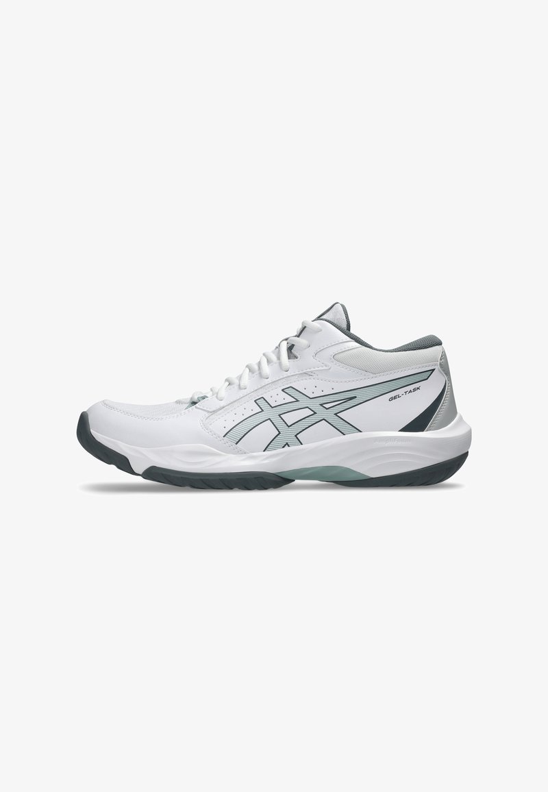 Λευκό και γκρι αθλητικό παπούτσι ASICS Gel-Task με κορδόνια, διχτυωτό και συνθετικό επάνω μέρος και υφασμένη σόλα για χρήση σε εσωτερικές γήπεδα.
