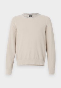 Jasnobeżowy sweter z okrągłym dekoltem, teksturowanym wzorem dzianiny oraz ściągaczami na rękawach i u dołu. Ozdobiony subtelnym, wielokolorowym paskiem przy kołnierzu.