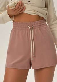 Henderson FREJA mleczny