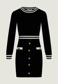 Robe noire à manches longues, col et poignets rayés blancs, accents de boutons dorés et poches blanches contrastantes à l'avant.