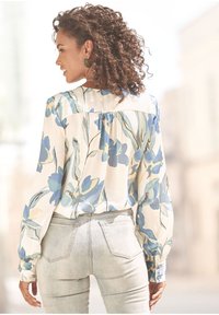 LASCANA Bluse - creme bedruckt