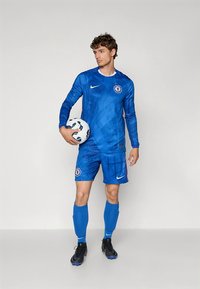 Nike Performance CHELSEA FC 2025/26 STADIUM HOME - Article de supporter d'équipe de club - rush blue speed red white
