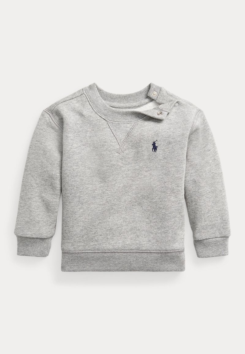Sweat-shirt à manches longues gris clair pour tout-petit, avec poignets côtelés, boutons-pression sur une épaule et petit logo foncé sur la poitrine gauche.