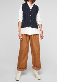 s.Oliver Väst - dark blue