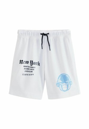 Weiße Shorts aus glattem Stoff mit schwarzem Kordelzug. Mit grafischem blauem Gorilla-Kopf und dem Text: "New York" sowie den Koordinaten.