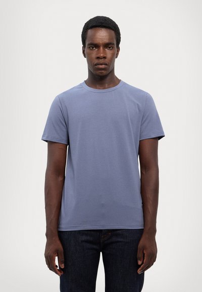 Filippa K STRETCH TEE - Lihtne T-särk - grey blue