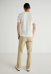 DOCKERS ORIGINAL SLIM - Chinos - safari