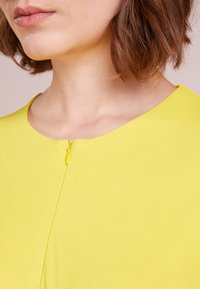 Tiger of Sweden Vardagsklänning - yellow