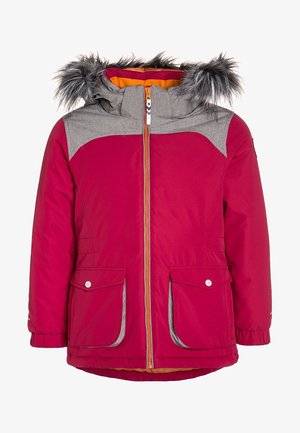Czerwona ocieplona kurtka z szarym kapturem, futrzanym wykończeniem, pomarańczową podszewką, z zamkiem z przodu oraz dwiema dolnymi kieszeniami z przodu zapinanymi na zatrzask.
