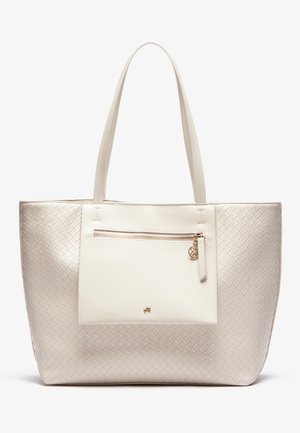 Witte gevlochten schoudertas met een gladde faux leren voorvak en gouden ritsdetails. Bevat twee stevige handgrepen voor het dragen.