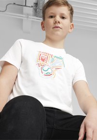 Puma GRAPHICS YEAR - T-shirt con stampa - white