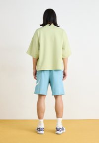 Thumbnail Image 4